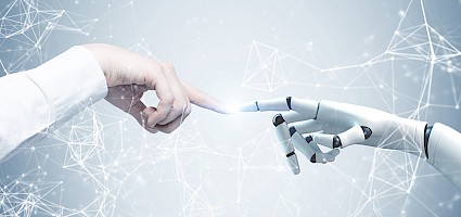 Futuristische Darstellung von Zusammenarbeit KI und Expertenwissen