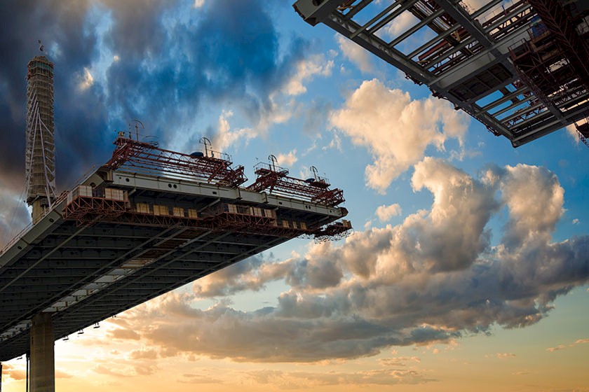 Anbahnendes Unwetter auf der Baustelle
