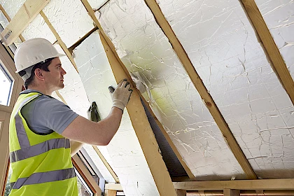 Baustoff Stroh wird verbaut