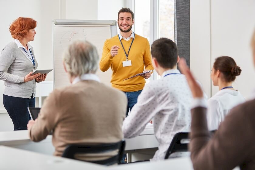 Personen bei einem ibau Xplorer Fresh-up Training